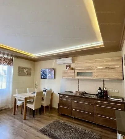 Paradise Apartmanhaz *