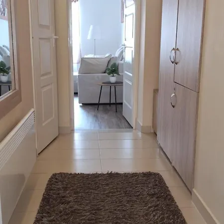 Paradise Apartmanhaz